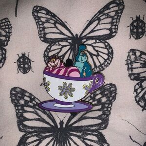 alice in wonderland disney pin